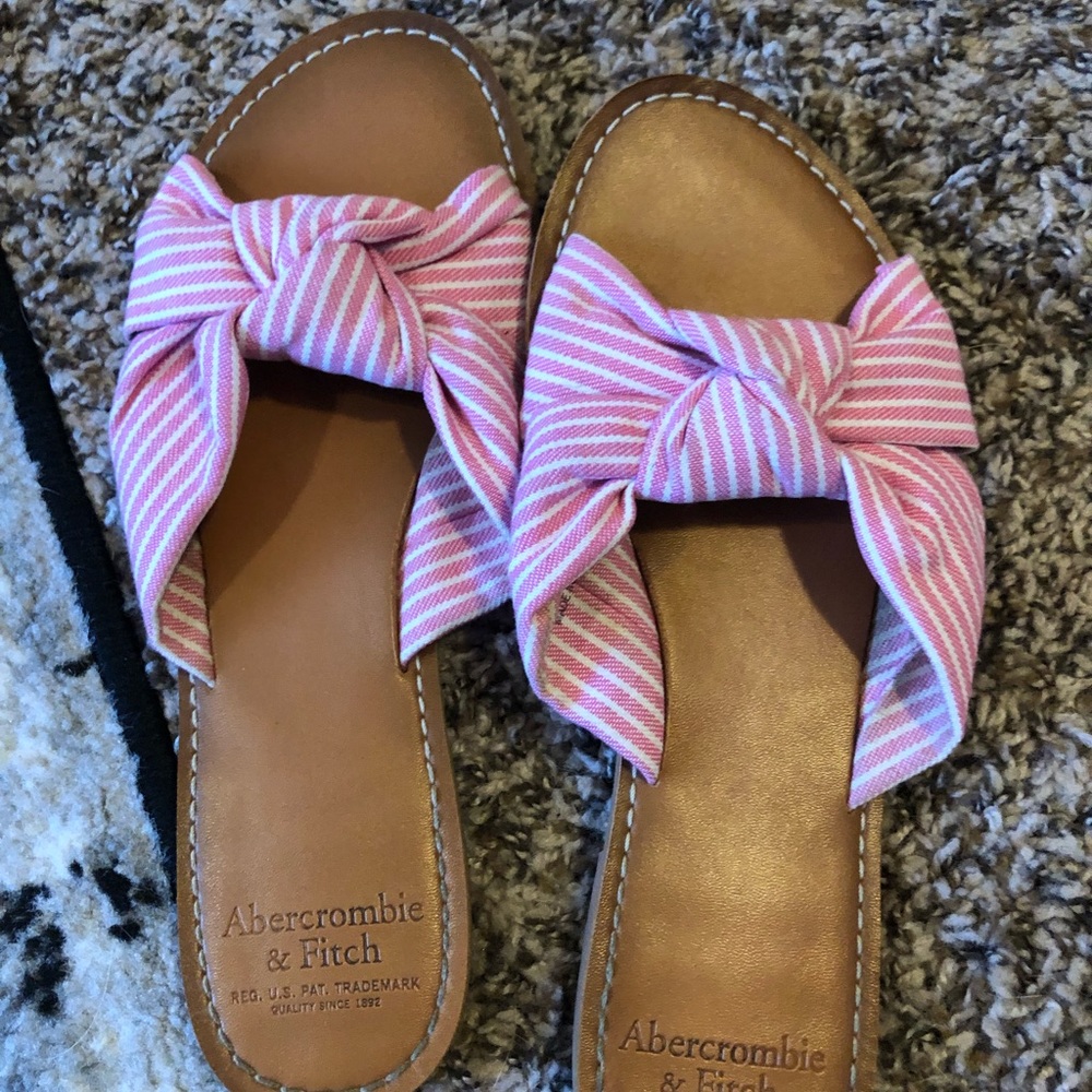 Pink Abercrombie bow sandals